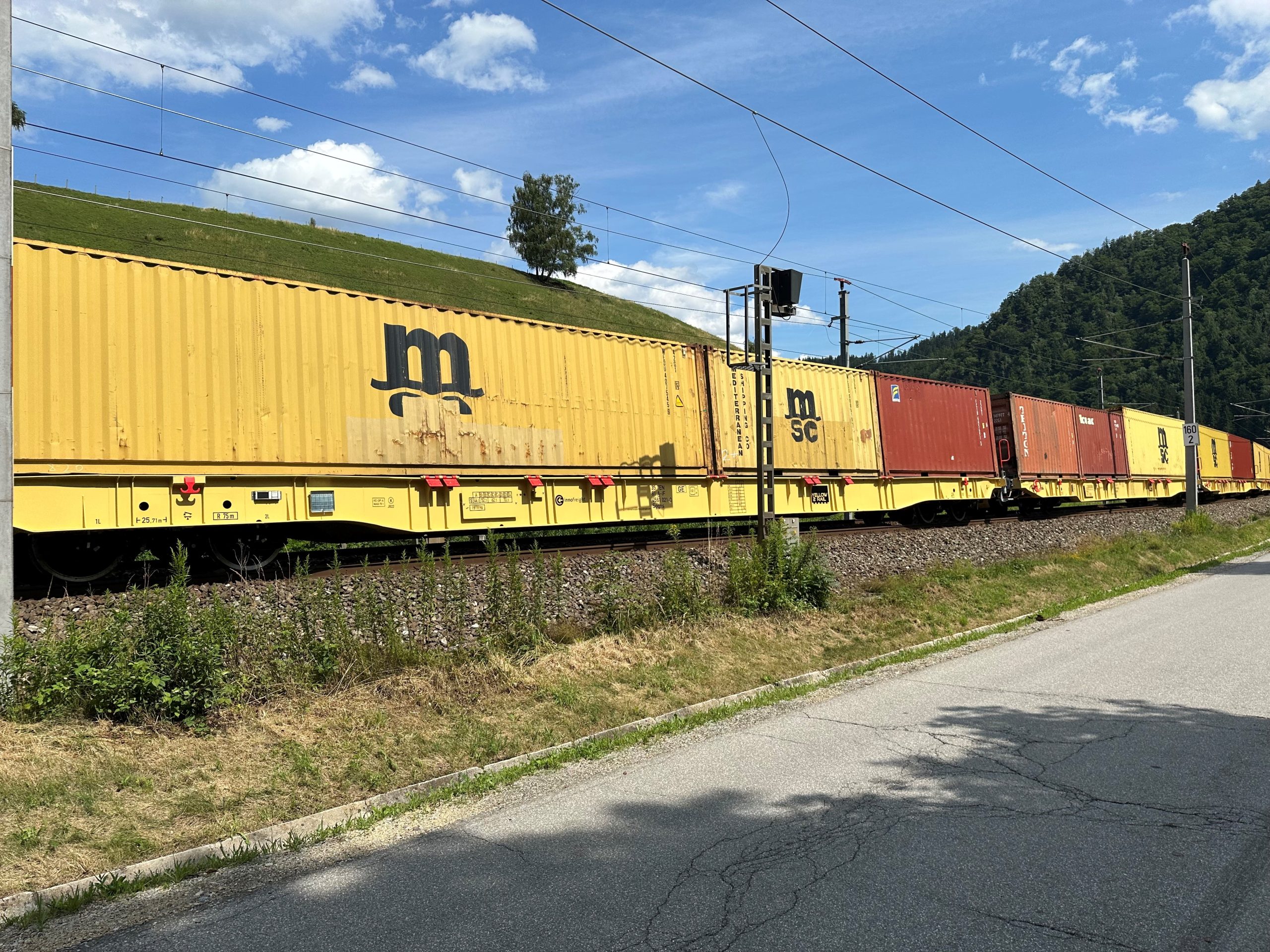 80 ft InnoWaggon fährt durch die Steiermark